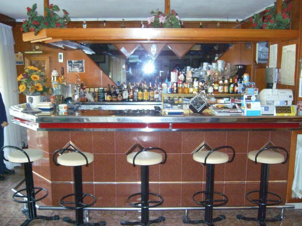 Pension Venecia Салоу Экстерьер фото