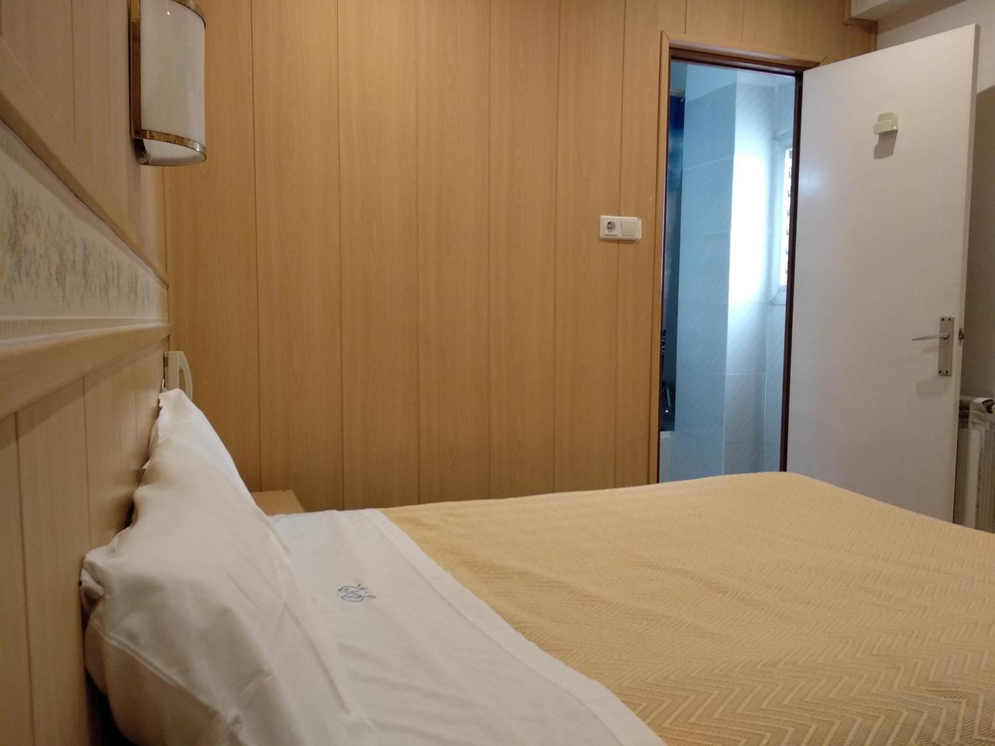 Pension Venecia Салоу Номер фото