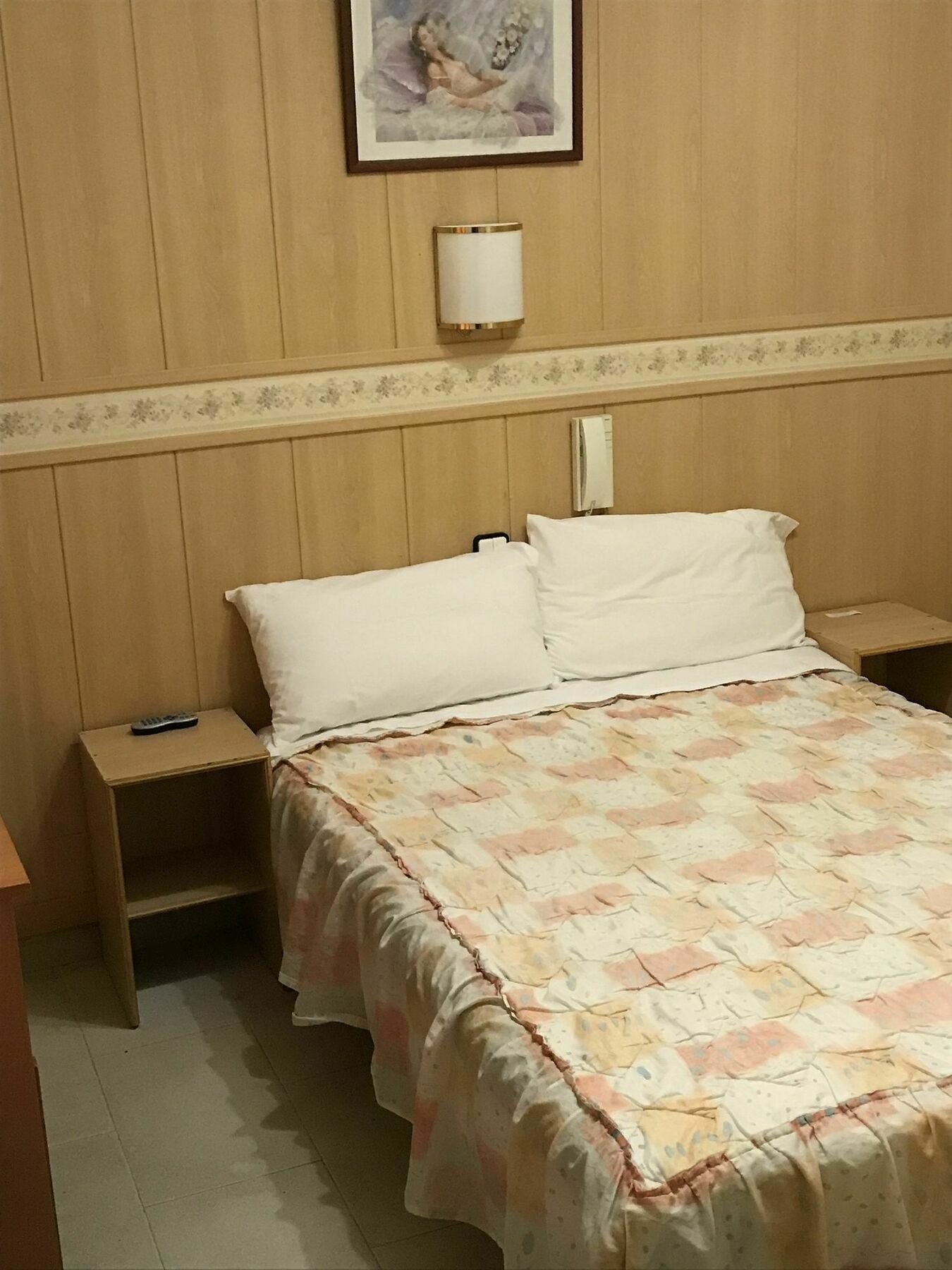 Pension Venecia Салоу Экстерьер фото